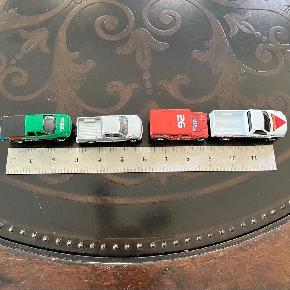 Maisto Pick Up Trucks (37-40)